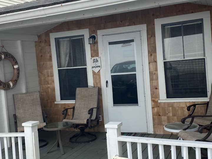 Cozy Cottage Steps From Hampton Strip With Parking - Hampton Beach