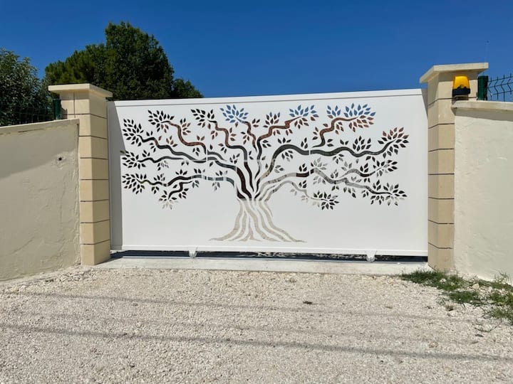 Gîte L'arbre De Vie, Indépendant, Au Calme - Aubeterre-sur-Dronne