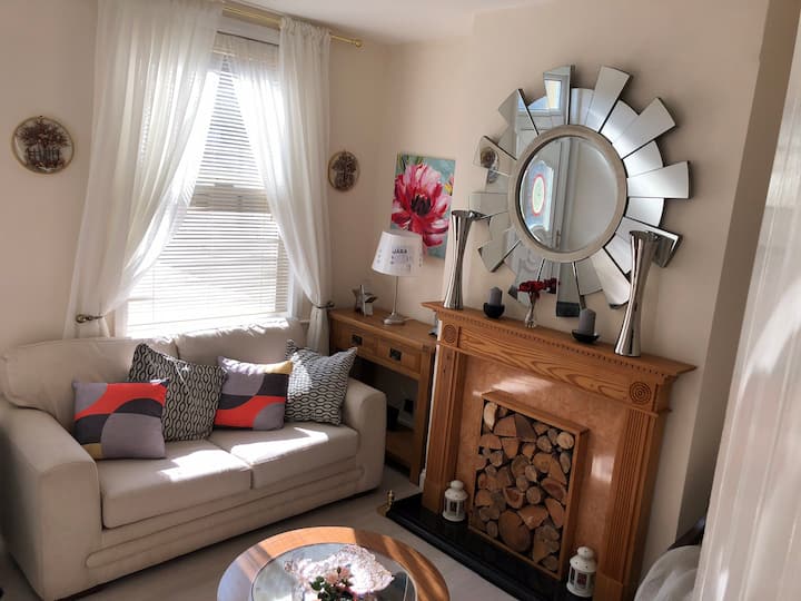 Cosy Victorian House Near Town Centre - University of Bedfordshire