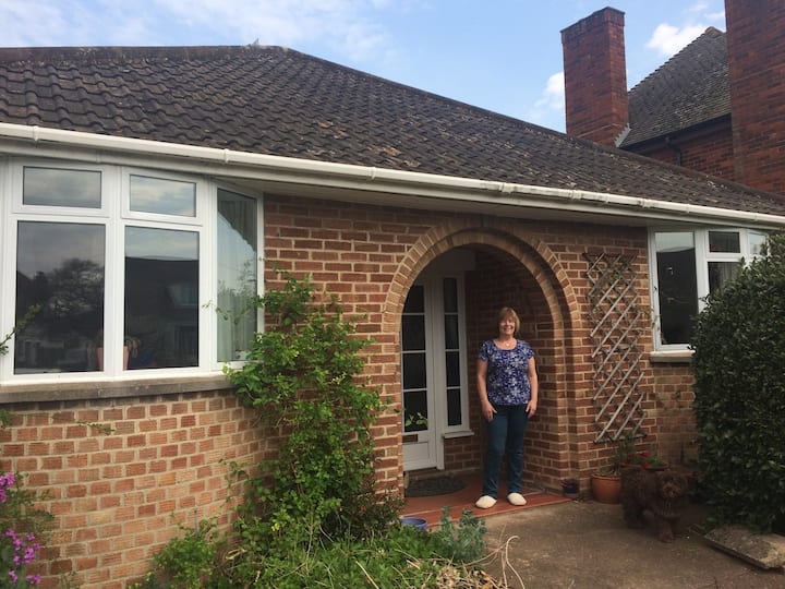 Judy And Dave's Lovely Bungalow - Taunton