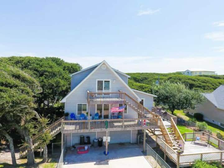 Quiet And Quaint Beach Home With Easy Walking Access To The Ocean And Sound Side - Emerald Isle, NC