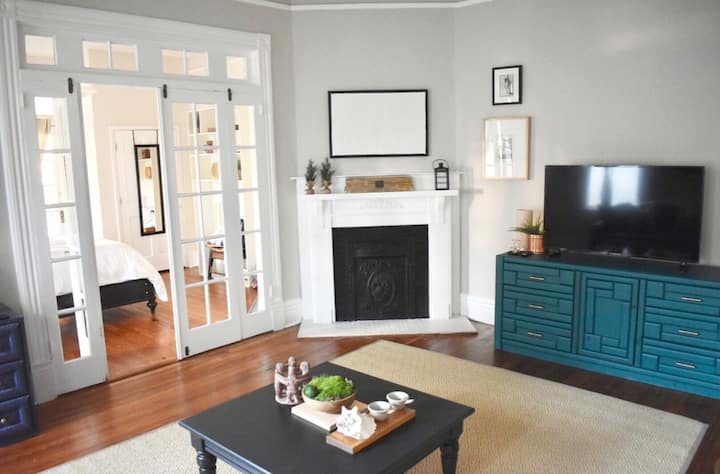 Spacious & Updated -1900 Historic Charm Apartment - Macon