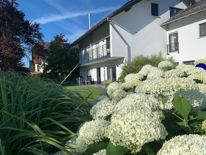 Moderne Ferienwohnung In Ruhiger Ortsrandlage Nähe Aartalsee / Sauna Zubuchbar - Bad Endbach