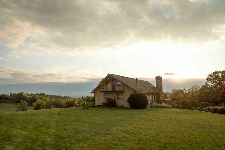 Enjoy Sunsets At A Fully Equipped & Secluded Cabin - Wollersheim Winery & Distillery