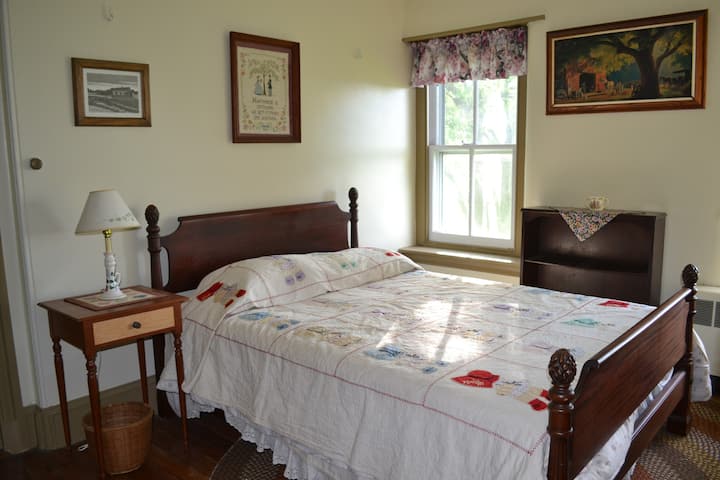 The Sycamore Room At Grosslyn Farm (Bucks County) - Doylestown, PA