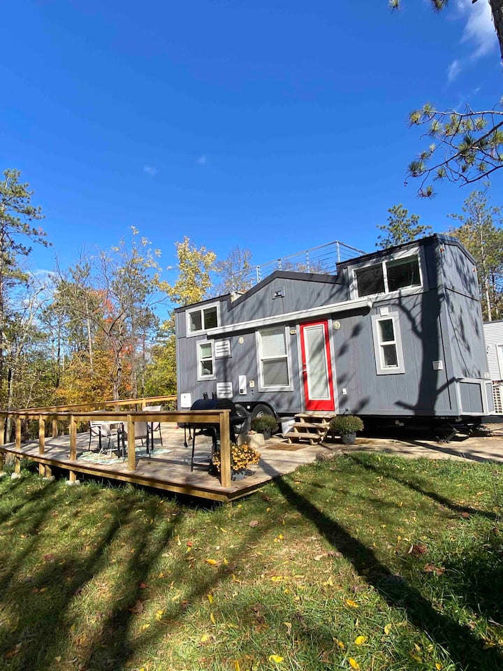 Delightful Tiny House Located On 110 Wooded Acres - Mad River Moutain, OH
