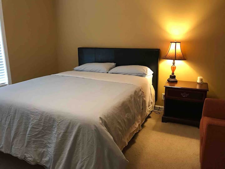 Alpharetta Great Value Bedroom - Alpharetta, GA