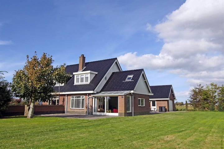 Familiehuis "Dacha Op De Slufterweg" - Texel