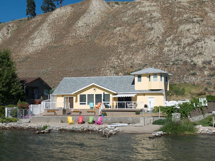 80ft Of Private Beach, Lakefront With Mountain Views Right On Skaha Lake! - Penticton