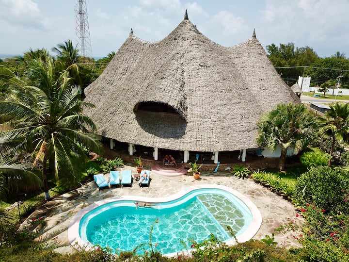 *Private Villa With Pool & Chef* - Diani Beach