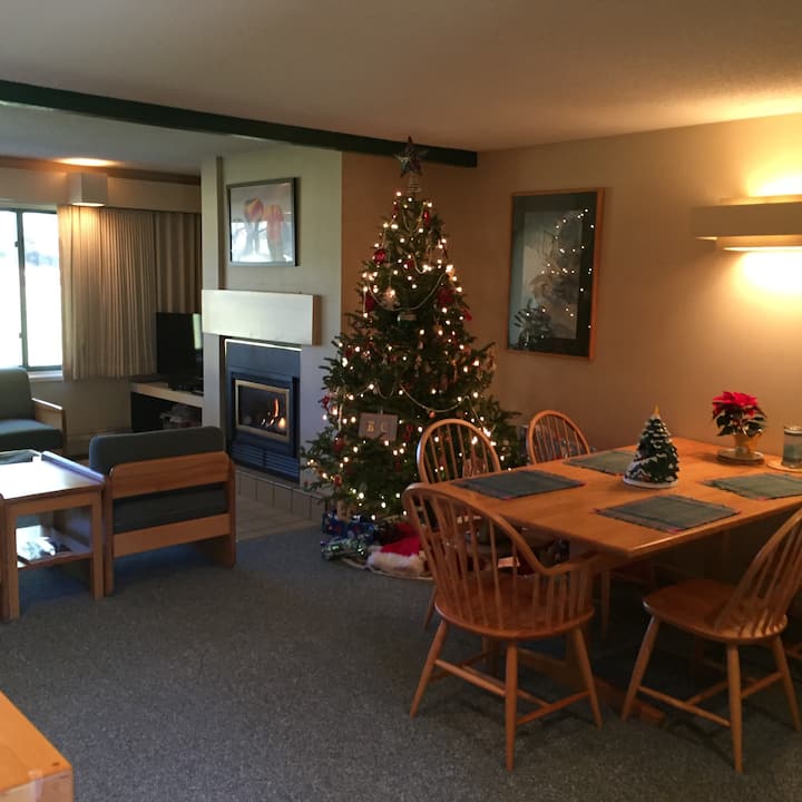 2 Br/2 Bath Townhouse - Great Location! - Stowe, VT