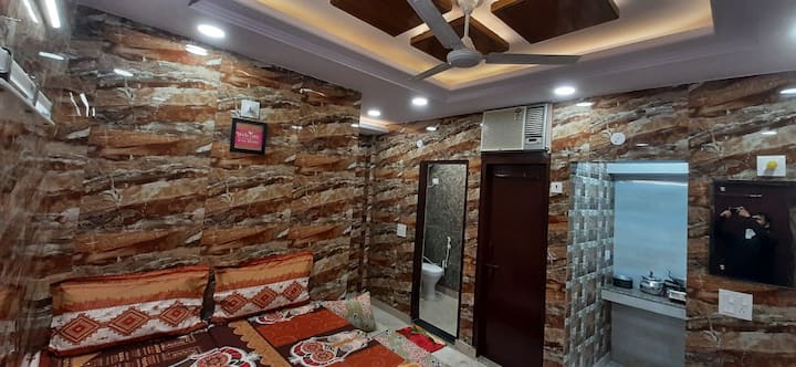 Couple Friendly Private Flat In Posh Lajpat Nagar With Attached Kitchen, Washroom, Fridge, Powerful - Haryana