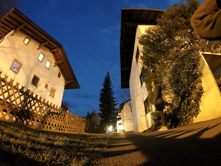 Frischrenovierte, Moderne Sonnen-maisonette Mit 2 Balkonen Und Vollausstattung - Garmisch-Partenkirchen