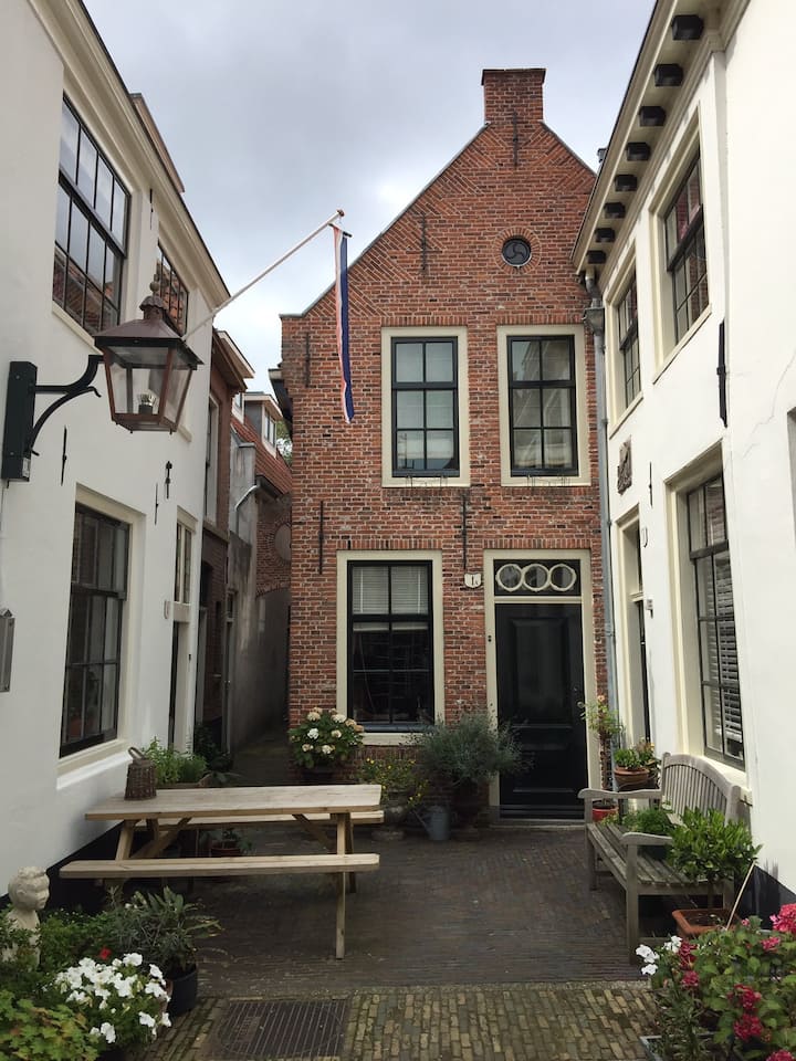 In A Monumental House, Apartment In Center Haarlem - Haarlem