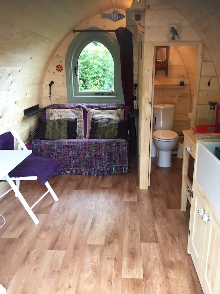Robins Nest Glamping Pod. Mold. North Wales. - Mold
