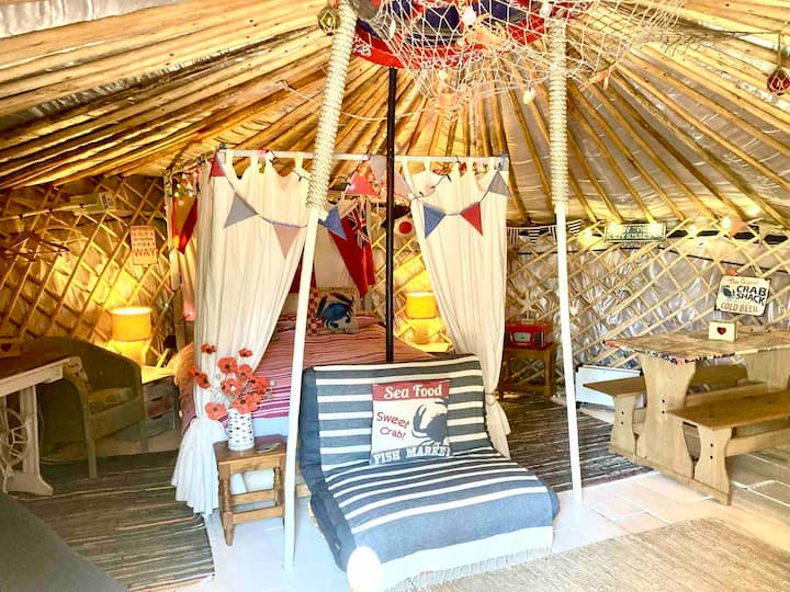'Crab Shack' Luxury Yurt With Harbour & Sea Views - West Wittering