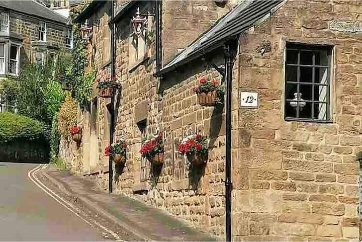 Cosy And Quaint Stone Cottage Full Of Character - Matlock