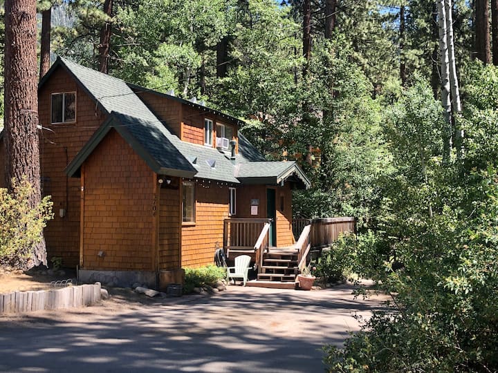 Hosted Rental Cottage, Walk To Heavenly And Lake - South Lake Tahoe, CA