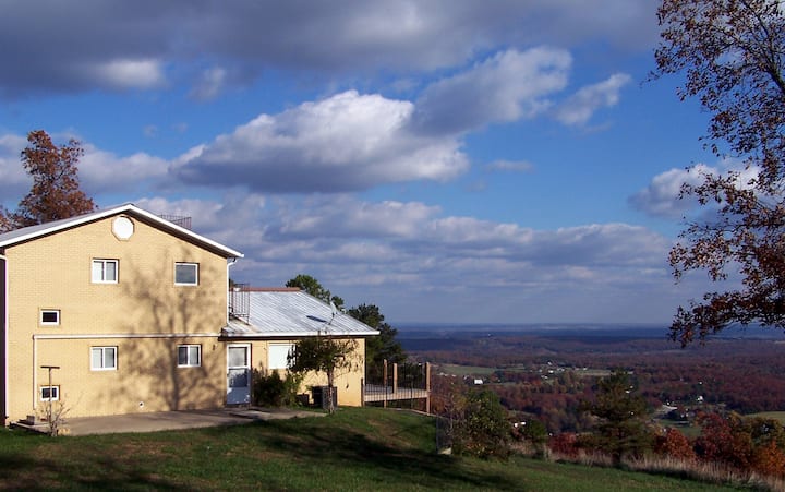 Great Location! Seclusion! Breathtaking Views! - Kids Under 6 Free Stay Free! - Harrison, AR