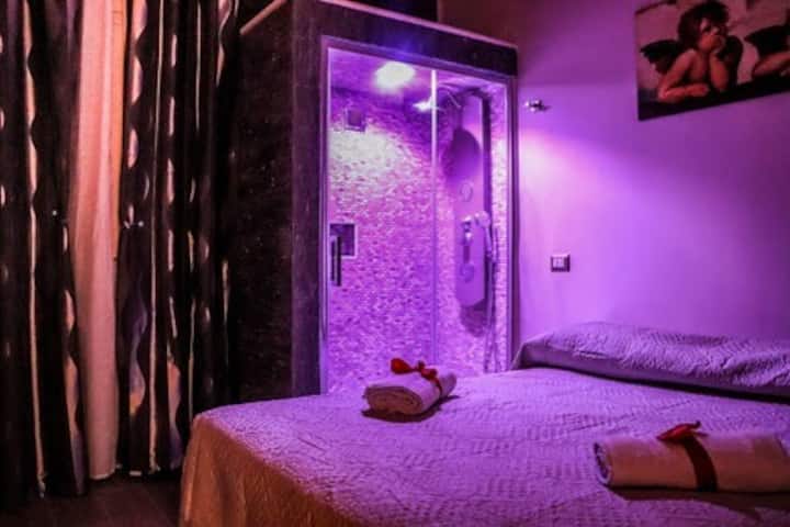 Room With Emotional Shower Or Whirlpool Bath - Mola di Bari