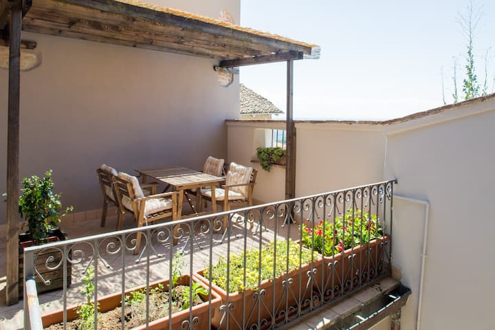 Terrazza Nizza, Wonderful Terrace On The Langhe - Barolo