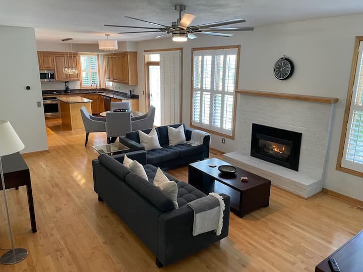 Executive Home Nearby Twin Cities, Moa, Msp Airport, Etc. - Apple Valley, MN