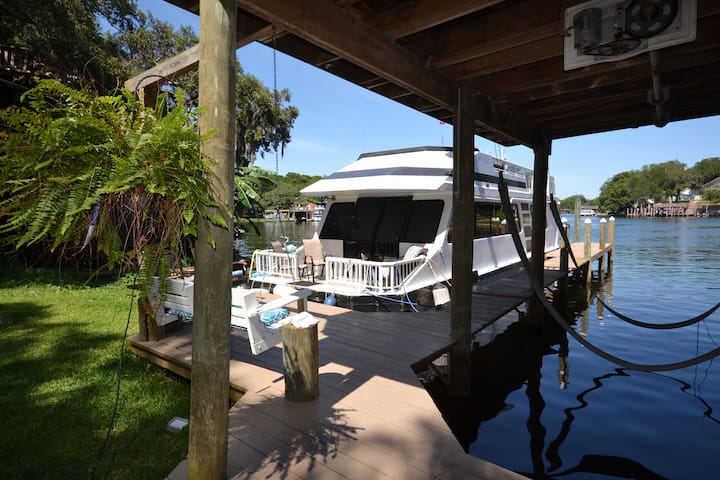 Cozy Houseboat Destin/ft. Walton - Waterfront - Fort Walton Beach, FL