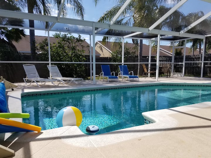 Solar Panels For Pool Heat And A Solar Blanket As Well. Some Dog Breeds Allowed. - Riverview, FL
