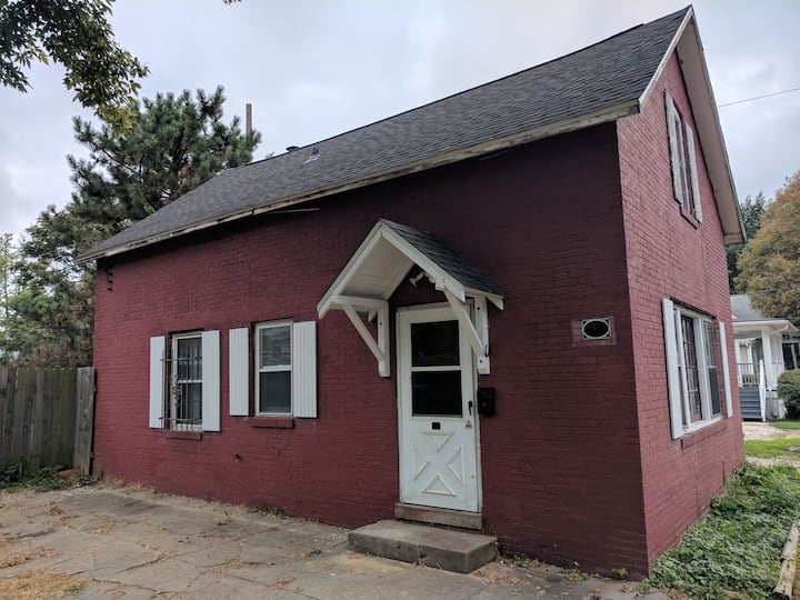Charming Cottage Close To Downtown. - Springfield
