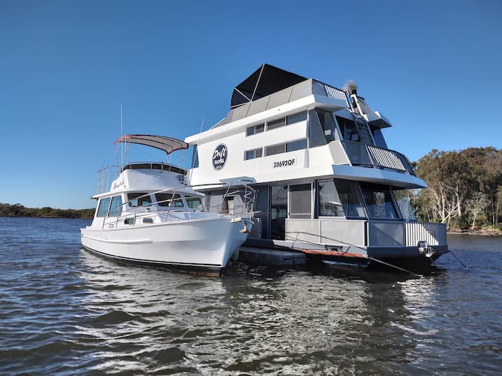 Drift Flotel - Luxury Houseboat Experience - Jacobs Well