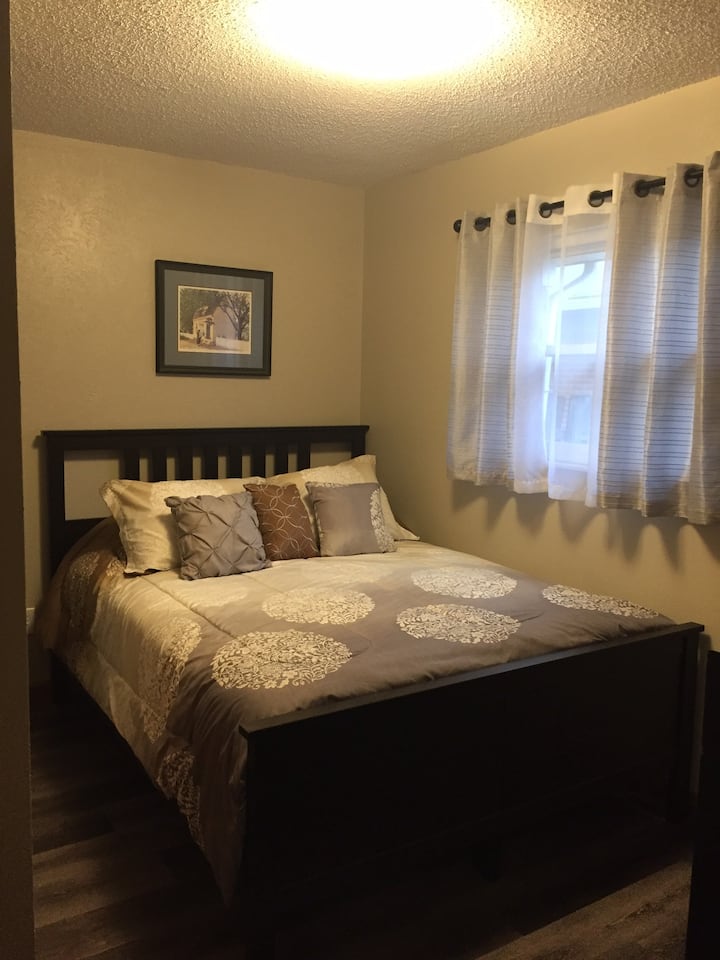 Private One Bedroom Unit #3 - Toledo, OH