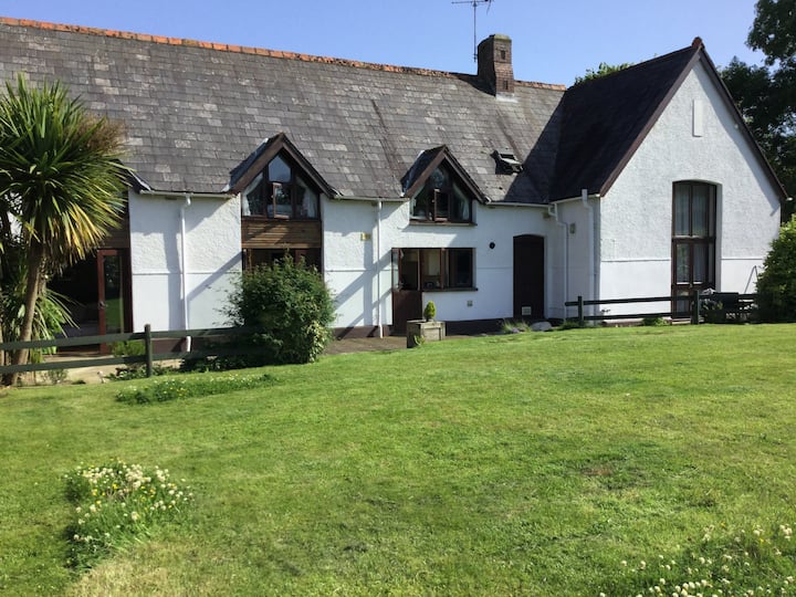 Unique And Spacious - Dog Friendly Home In Gower - Rhossili