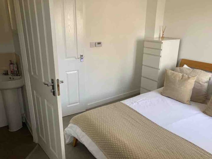 Double Room & Ensuite In Frome Near Bath - Frome