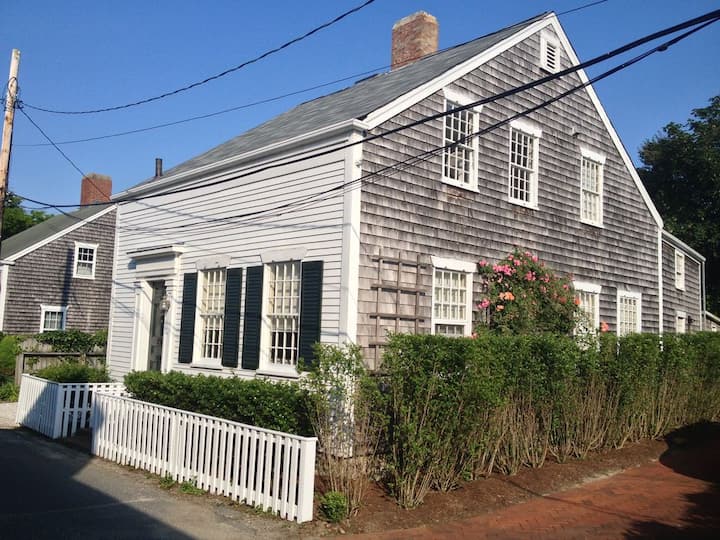 In-town 1850's Warm And Private Nantucket Half-cape; Easy Walk To Main Street! - Nantucket, MA