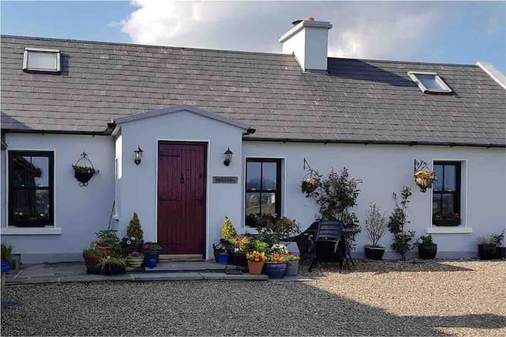 A Beautiful Semidetached Traditional Stone Cottage - County Clare