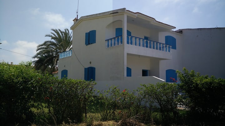 Belle Villa à Plage Essanaouber (Dit David) - Mohammedia
