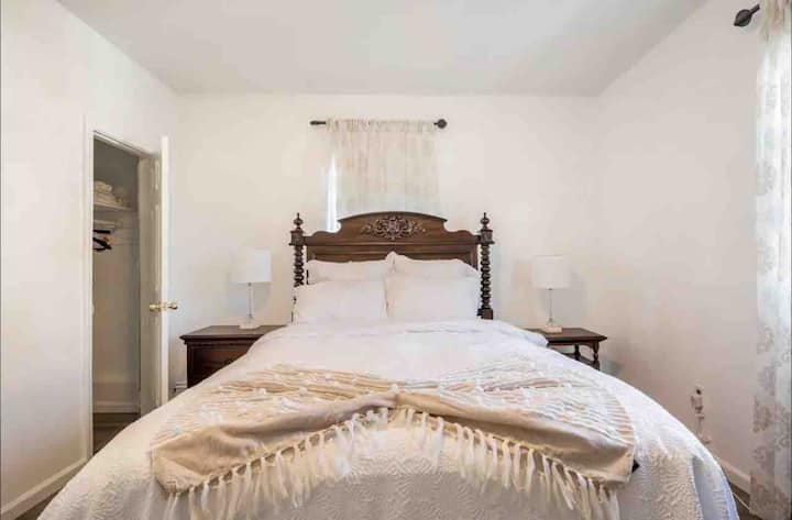 Classic Style Private Bedroom - Bridgeport, CT