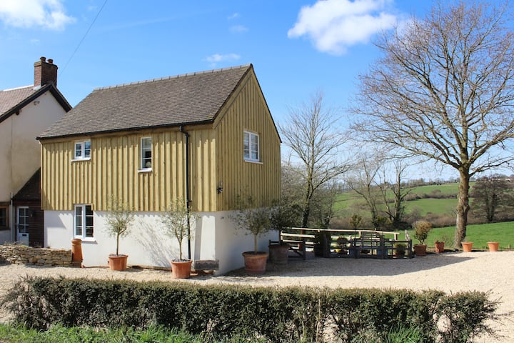 Stylish Comfortable Cottage, Stunning Views. - Wiltshire