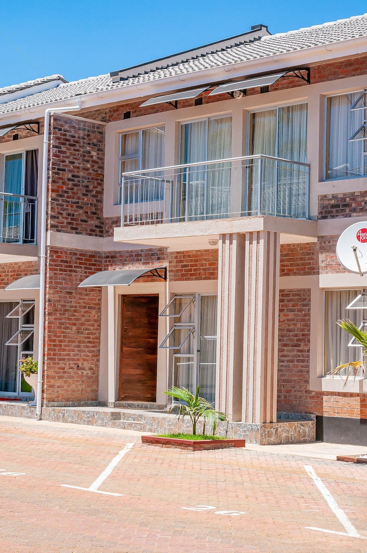 Cosy Duplex Apartment Nestled In A Gated Community - Harare