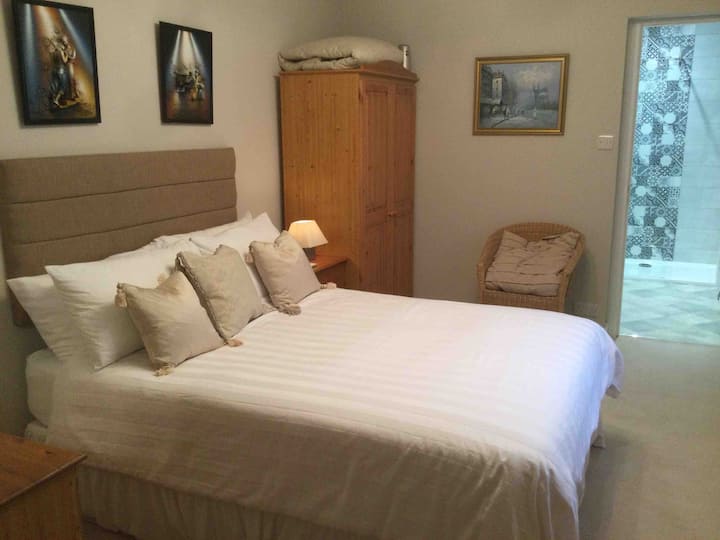 Luxury Double Bedroom Highcliffe Christchurch - Highcliffe