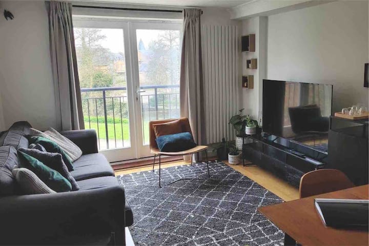 Modern Flat With River View (Top Location) - Aéroport de Londres Stansted (STN)
