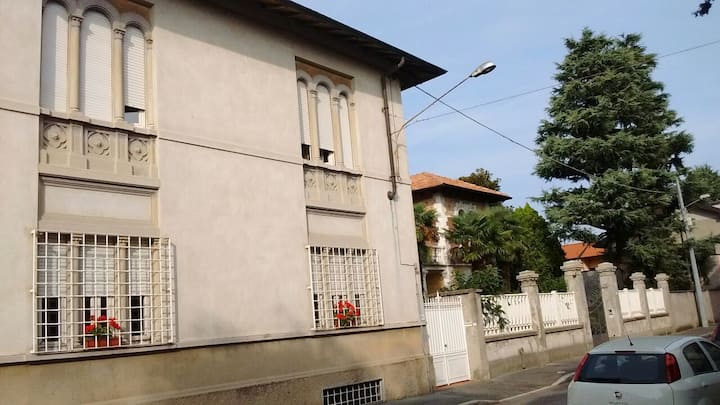 "La Casa Di Mariuccia" Mini Appartamento In Villa. - Legnano