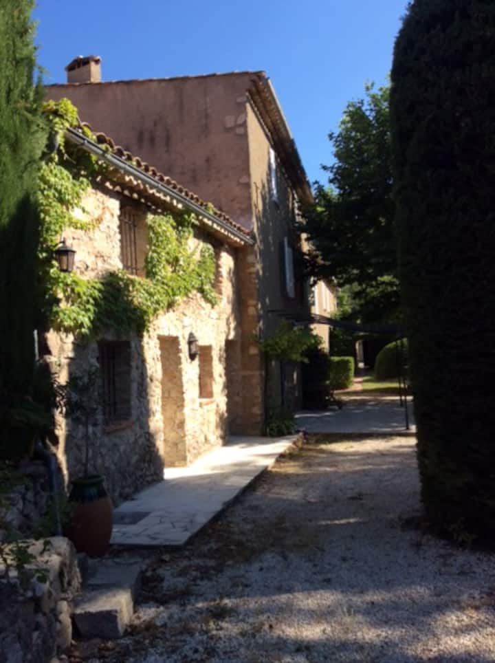 Mas Provençal Près De Saint-maximin - Brignoles
