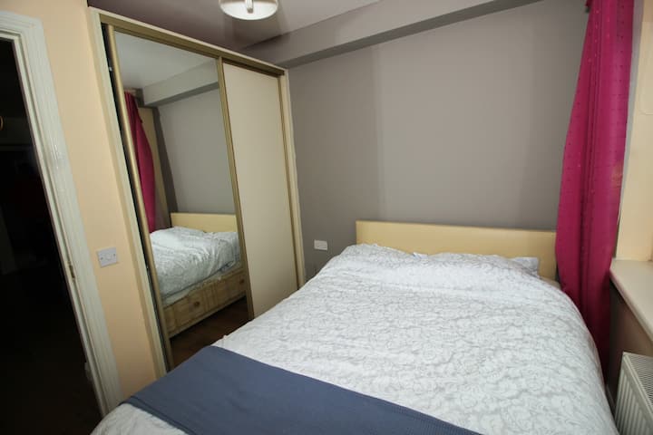 One Bed Apartment, Kildare Town - キルデア