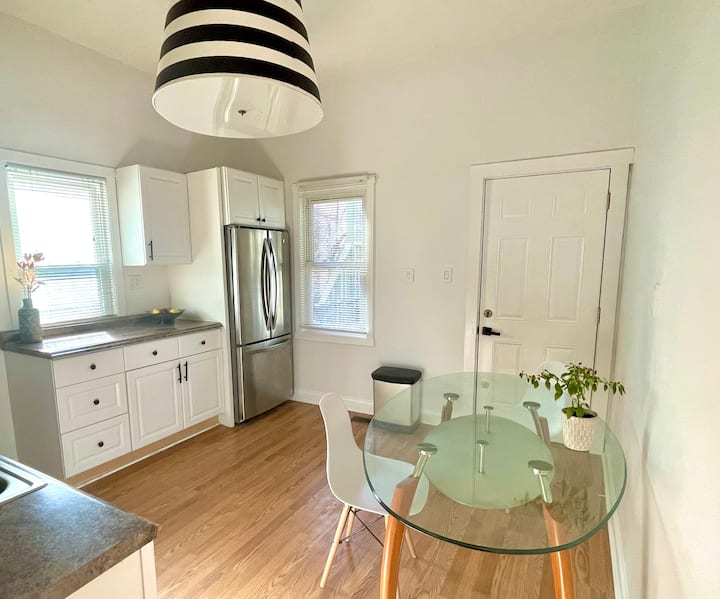 Spacious 1-bedroom Apt Close To Train & Downtown - Belmont, MA