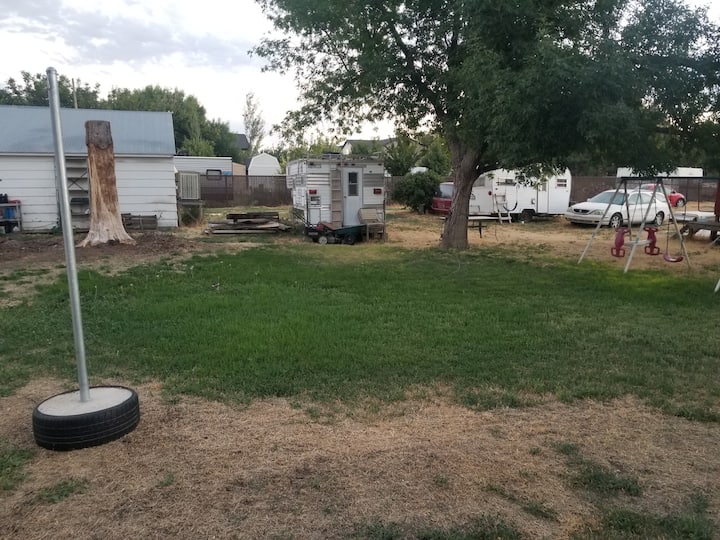 Back Yard Camping - Pitch Your Tent - Bath/kitchen - Twin Falls, ID