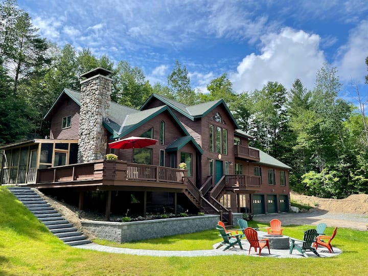 Cliff View Loj Home Is In A Quiet Neighborhood Walking Distance To Mirror Lake. - Lake Placid, NY
