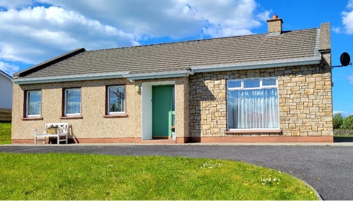 Rosshaven Cottage:
3 Bedroom Home In Rosses Point. - Sligo