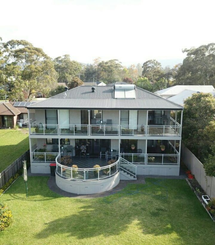 Double Storey , North Facing House On The Bay - Wollongong