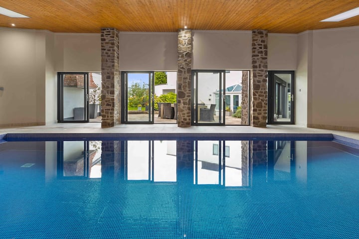 No1 Highpoint 2bed Apartment With Sea Views & Pool - Saundersfoot